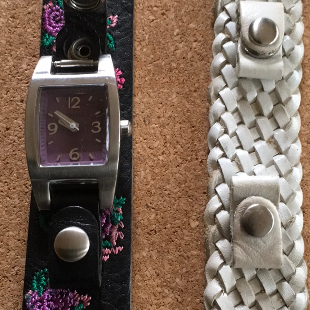 Fossil watch with extra band